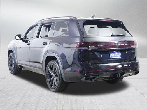 Deep Black Pearl 2024 Volkswagen Atlas 2.0T SEL Premium R-Line 4MOTION