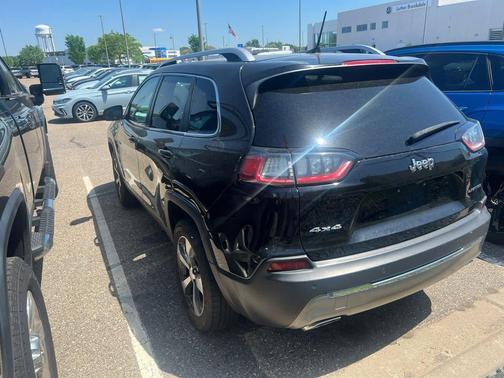 Diamond Black Crystal Pearlcoat 2019 Jeep Cherokee Limited