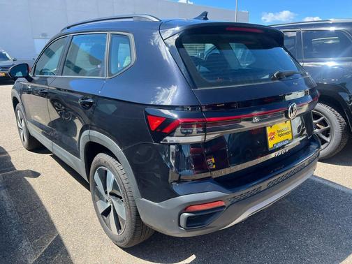 DEEP BLACK 2025 Volkswagen Taos 1.5T S