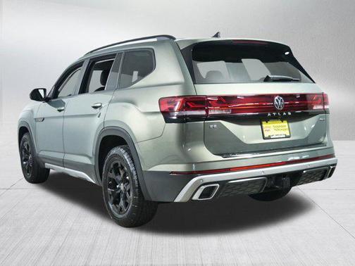 2024 Volkswagen Atlas 2.0T SE w/Technology 4MOTION