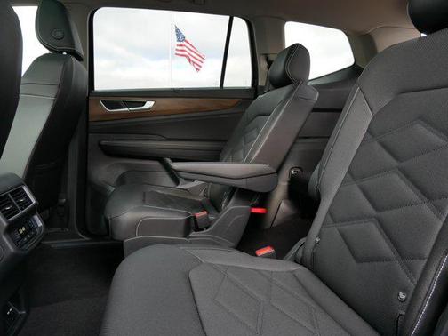 2026 Volkswagen Atlas 2.0T SE w/Technology 4MOTION