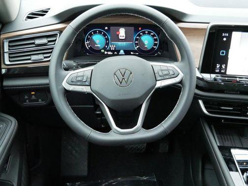 2025 Volkswagen Atlas 2.0T SE w/Technology 4MOTION