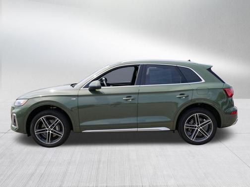 District Green Metallic 2024 Audi Q5 55 S line Premium Plus