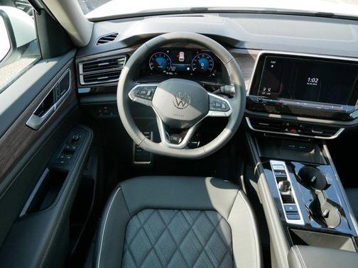 2025 Volkswagen Atlas 2.0T SEL Premium R-Line 4MOTION