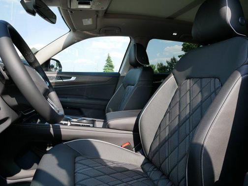 2025 Volkswagen Atlas 2.0T SEL Premium R-Line 4MOTION