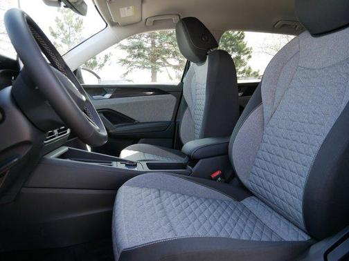 deep black pearl 2026 Volkswagen Tiguan 2.0T S