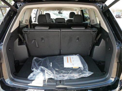 2025 Volkswagen Atlas 2.0T SE w/Technology 4MOTION