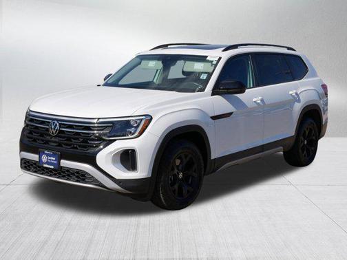 Pure White 2024 Volkswagen Atlas 2.0T SE w/Technology 4MOTION