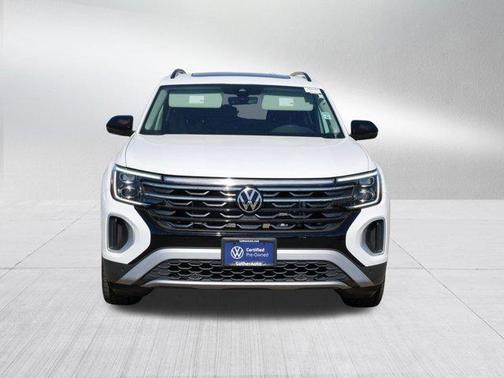 Pure White 2024 Volkswagen Atlas 2.0T SE w/Technology 4MOTION