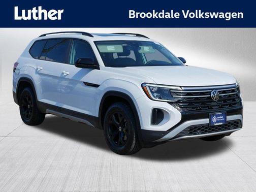 Pure White 2024 Volkswagen Atlas 2.0T SE w/Technology 4MOTION