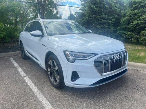2021 Audi e-tron Premium Plus