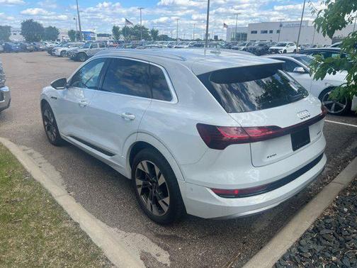 2021 Audi e-tron Premium Plus