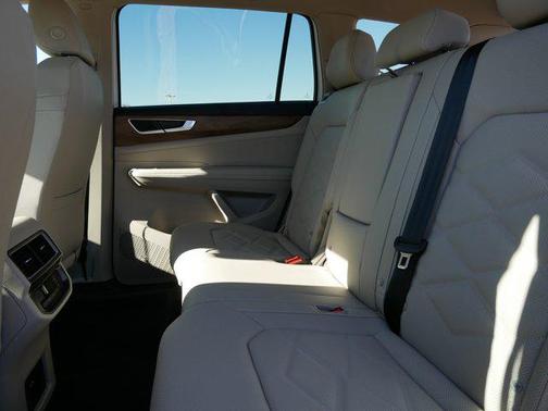 2026 Volkswagen Atlas 2.0T SE w/Technology 4MOTION