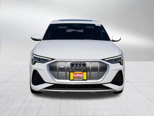 Glacier White Metallic 2021 Audi e-tron Sportback Premium Plus