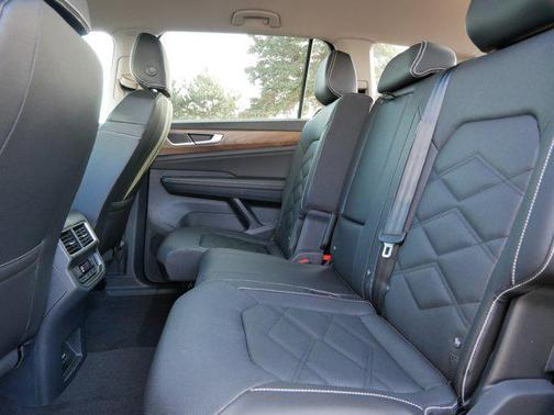 2026 Volkswagen Atlas 2.0T SE