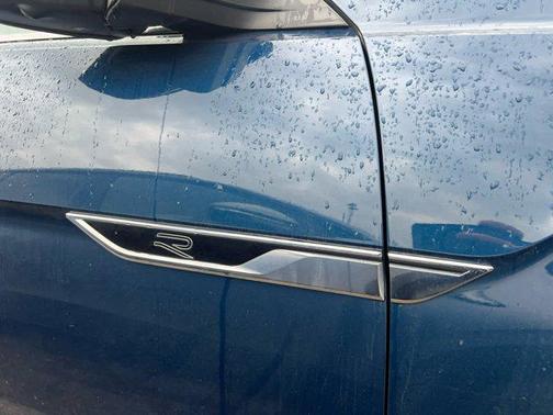 Tourmaline Blue Metallic 2022 Volkswagen Atlas 3.6L SEL Premium