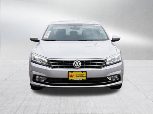 2017 Volkswagen Passat 1.8T SE w/Technology