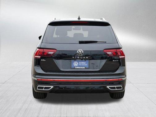 Deep Black Pearl 2023 Volkswagen Tiguan 2.0T SEL R-Line 4MOTION
