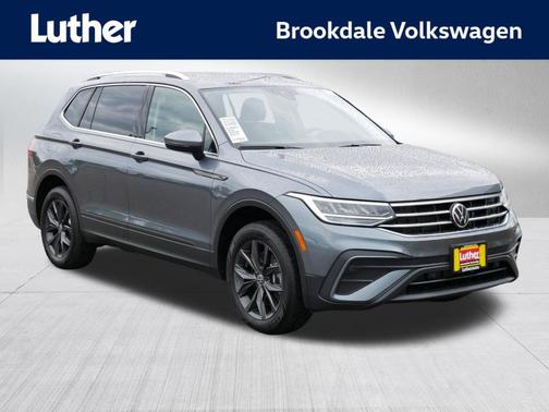 Platinum Gray Metallic 2024 Volkswagen Tiguan 2.0T SE 4MOTION
