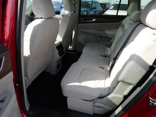 2025 Volkswagen Atlas 2.0T SE w/Technology 4MOTION