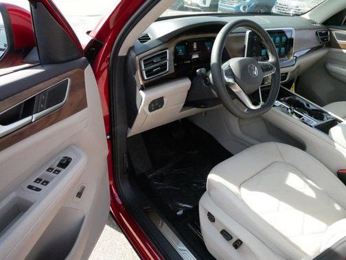 2025 Volkswagen Atlas 2.0T SE w/Technology 4MOTION