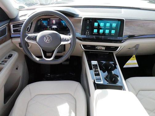2025 Volkswagen Atlas 2.0T SE w/Technology 4MOTION