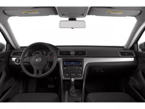 2015 Volkswagen Passat 1.8T Auto SE w/Sunroof & Nav