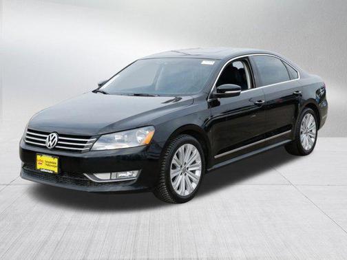 2015 Volkswagen Passat 1.8T Auto SE w/Sunroof & Nav
