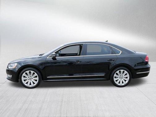 2015 Volkswagen Passat 1.8T Auto SE w/Sunroof & Nav