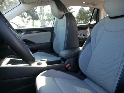 2025 Volkswagen Tiguan 2.0T SE 4MOTION