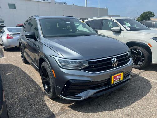 Platinum Gray Metallic 2023 Volkswagen Tiguan 2.0T SE R-Line Black 4MOTION