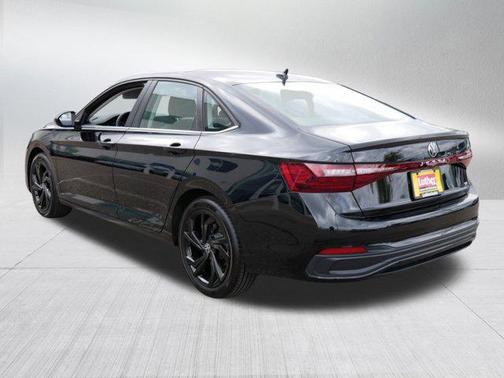 DEEP BLACK PEAR 2026 Volkswagen Jetta 1.4T SE