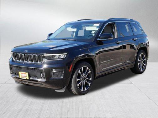 Diamond Black Crystal Pearlcoat 2022 Jeep Grand Cherokee Overland