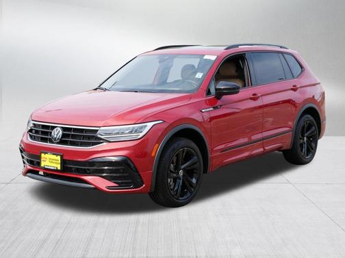Kings Red Metallic 2024 Volkswagen Tiguan 2.0T SE R-Line Black 4MOTION