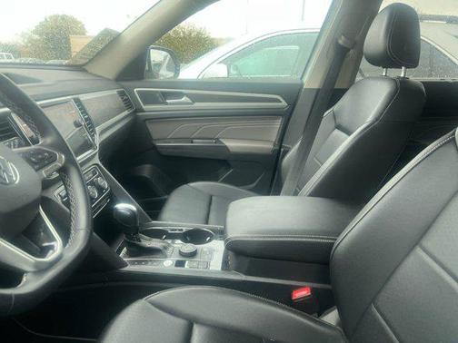 2022 Volkswagen Atlas 3.6L SE w/Technology