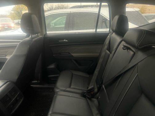 2022 Volkswagen Atlas 3.6L SE w/Technology