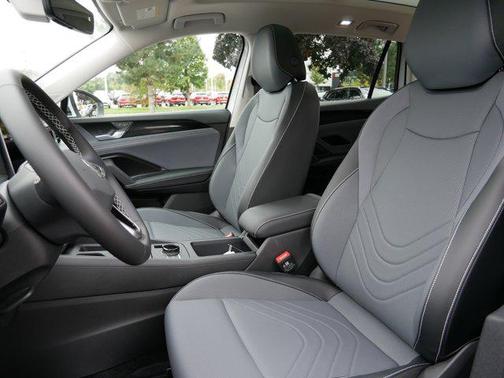 2025 Volkswagen Tiguan 2.0T SE 4MOTION