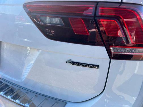 Pure White 2022 Volkswagen Tiguan 2.0T SE 4MOTION