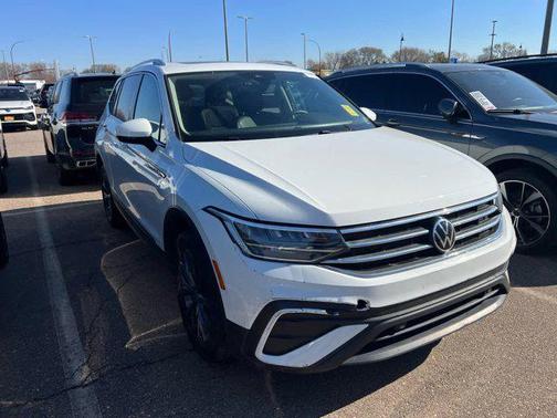Pure White 2022 Volkswagen Tiguan 2.0T SE 4MOTION