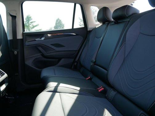 2025 Volkswagen Tiguan 2.0T SE 4MOTION