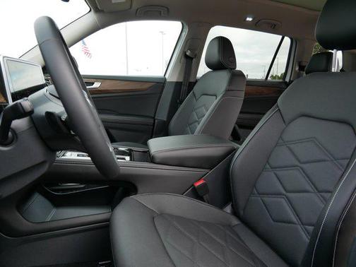 2026 Volkswagen Atlas 2.0T SE w/Technology 4MOTION