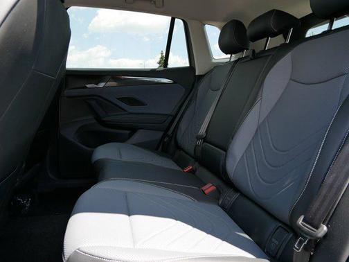 2025 Volkswagen Tiguan 2.0T SE 4MOTION