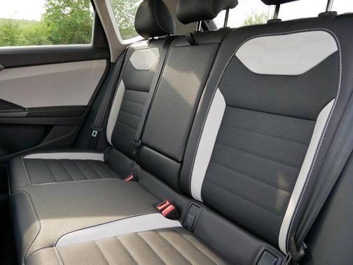 2025 Volkswagen Taos 1.5T SEL