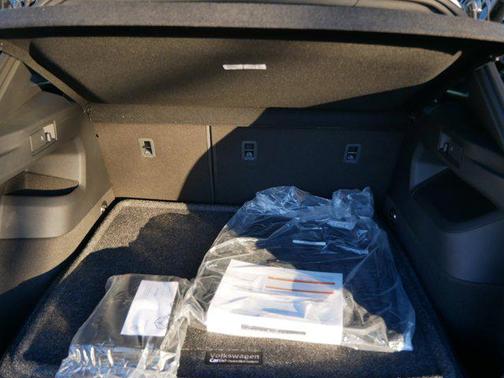 2026 Volkswagen Tiguan 2.0T SEL R-Line 4MOTION