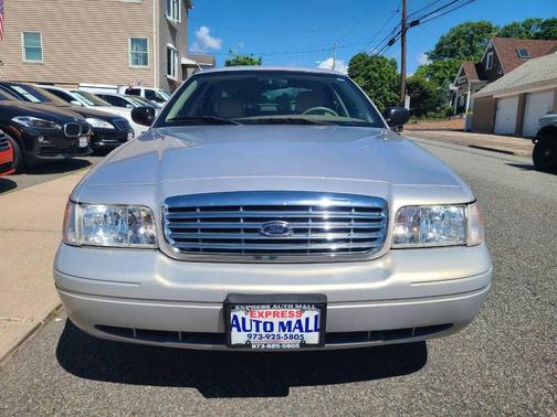 Silver Birch Clearcoat Metallic 2007 Ford Crown Victoria LX