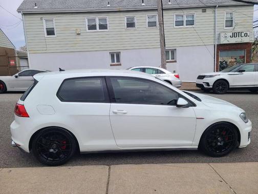 Pure White 2016 Volkswagen Golf GTI 2.0T S 4-Door