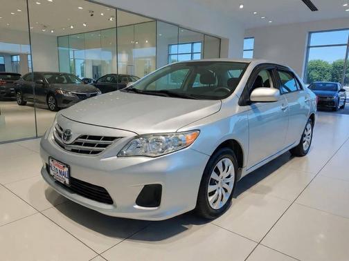 Classic Silver Metallic 2013 Toyota Corolla LE