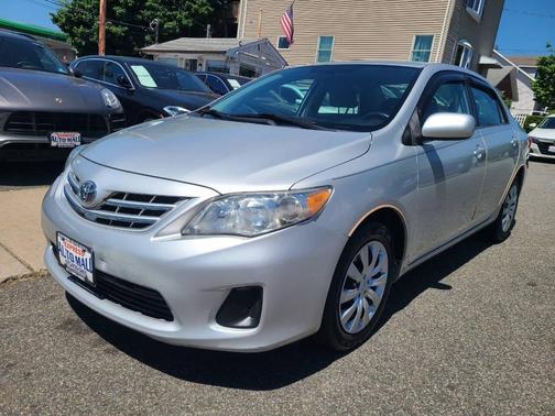 Classic Silver Metallic 2013 Toyota Corolla LE