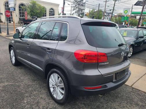 Pepper Gray 2012 Volkswagen Tiguan SE