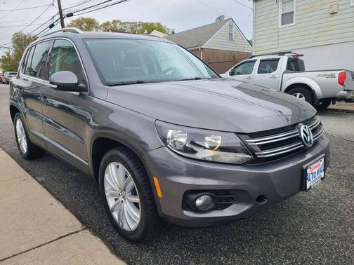 Pepper Gray 2012 Volkswagen Tiguan SE